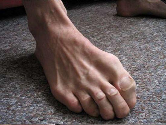 Жена сосет пальцы на ногах мужа фото