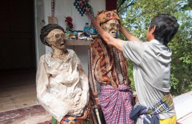 印尼清洗尸体仪式