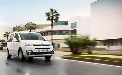 Citroen випустили пасажирський електричний ван