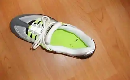 Sent Nike кросівки поштою (2 фото)
