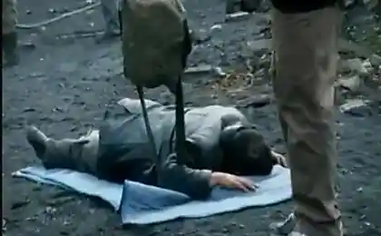 И,  ведь, не падают..