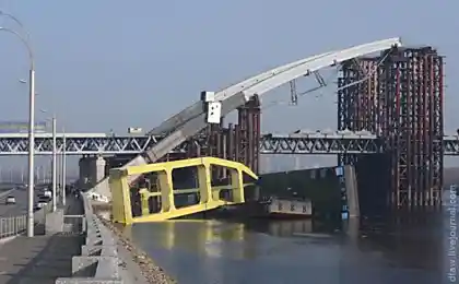 В Украине упал кран