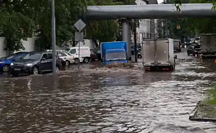 Затопленная улица в столице