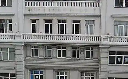 Выглянул человек в окно, а там (6 фото)