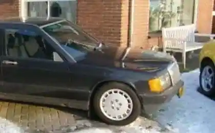 Странный Mercedes