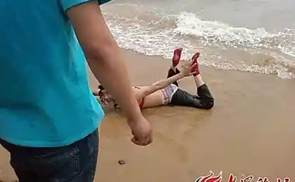 Strange Chinese groom attire
