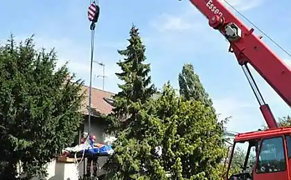 На крану до лікарні (3 фото)