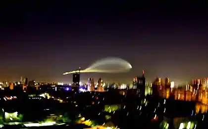 НЛО пролетело над Москвой (13 фото)
