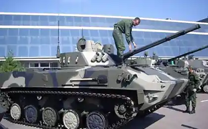 Выставка вооружений на Красной Пресне