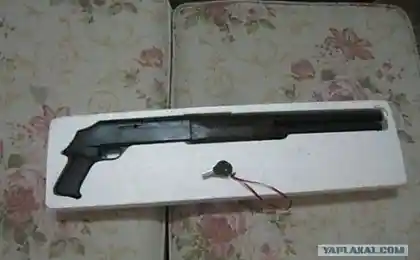 Стелажний замок на колесах