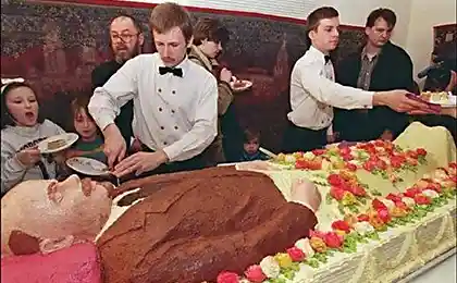 Тортику не желаете?