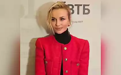 Полина Гагарина перестала скрывать свои отношения и впервые появилась на публике с новым возлюбленным, которого увела из семьи