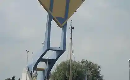 Необычная конструкция