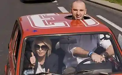 Чому потрібно люка на стелі?