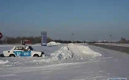 Мій лівий очей був фарширований фанери. . й