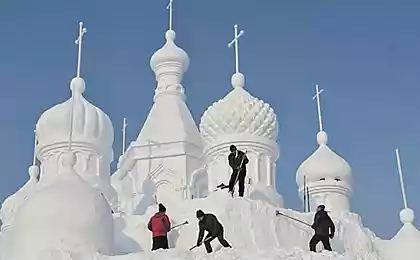 Экологичные снежные скульптуры на фестивале Jingyue Snow World