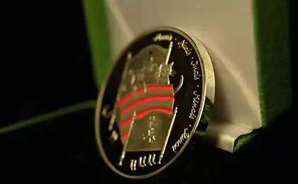 Банк Латвії видає збірну монету з котами.
