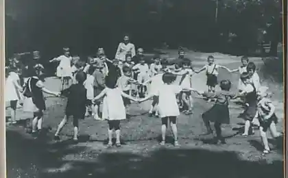Дети в СССР - альбом  1947 года (19 фотографий)