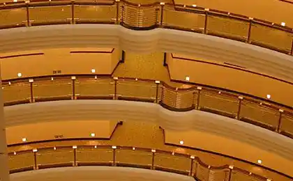 Jin Mao Tower (7 фотографії)