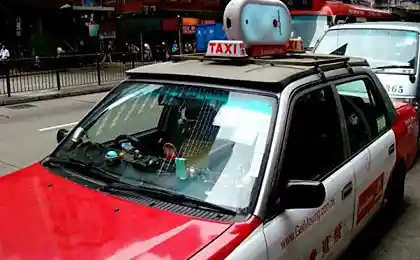 Вот такие такси ездят по Гонконгу