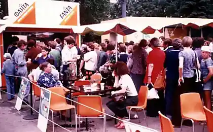 30 лет назад в СССР появилась Фанта (6 фотографий)