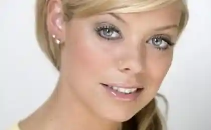 Liz McClarnon