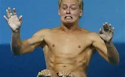 Гримассы прыгунов в воду