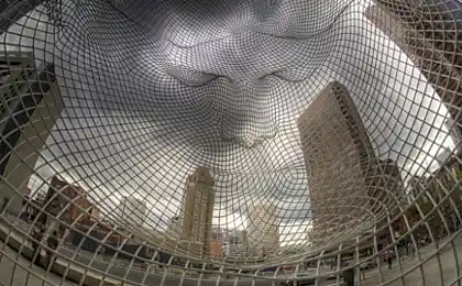 14 sculptures on which physical laws have no power