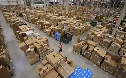 Склад фирмы Amazon.com (12 фотографий)