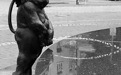 Funny monuments