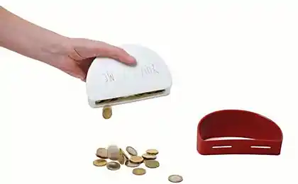 ¿Quién más? Piggy DUEL Saving Bank con el espíritu de la rivalidad