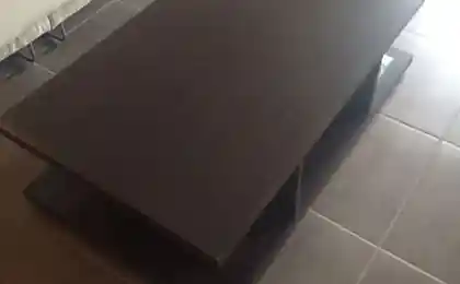 Креативный журнальный столик для фанатов iPhone