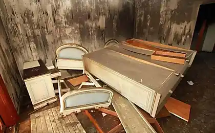 Ruined Gaddafi Mansion (11 фото)