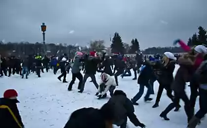 Задержание  за игру в снежки (14 фото)