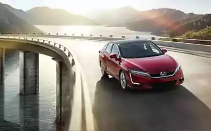 Седан Honda Clarity Fuel Cell на топливных элементах добрался до Европы