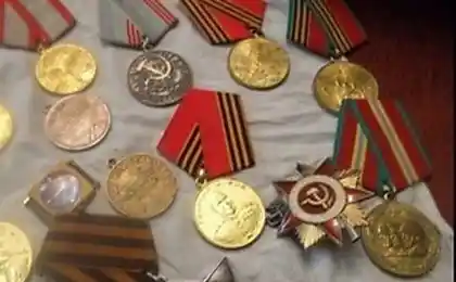 Тут це, подякуючи онукам.