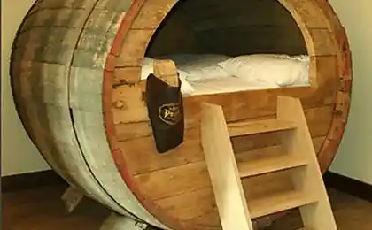Bed Beer - cama-el barril para los amantes de la cerveza en un hotel alemán
