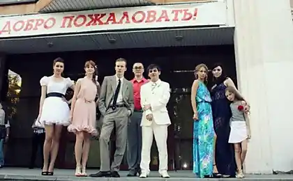 Шукаю наряд на випуск (7 фото)