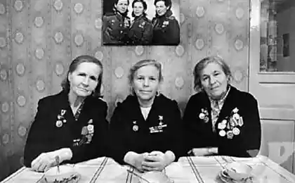Две фотографии...