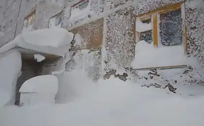 诺里尔斯克暴雪和大雪后，