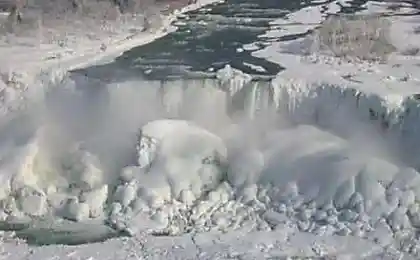 Ниагарский водопад зимой (18 фото)