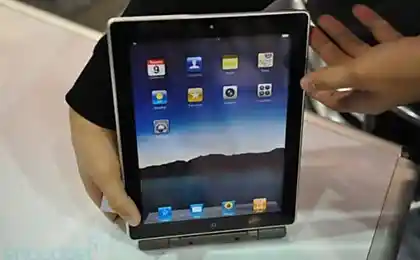 Макет iPad 2 на выставке CES