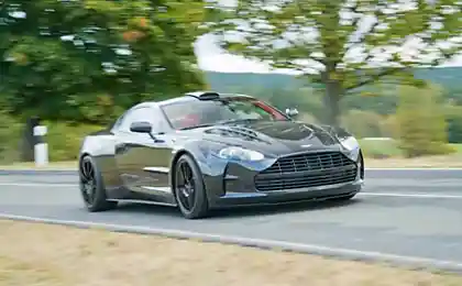 Мансарій Cyrus - Карбоновий Aston Martin Db9