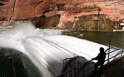 Великий каньйон затоплений на три дні з водою