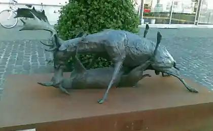 Памятник лосям