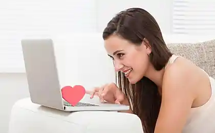 Suspected something was wrong, the guy gave an expensive wallet on the first date