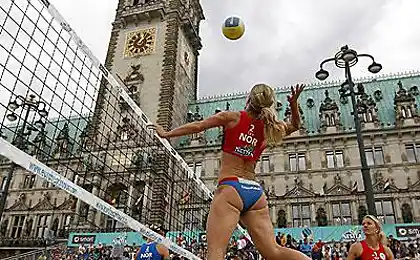 Girls volleyball (10 photos)