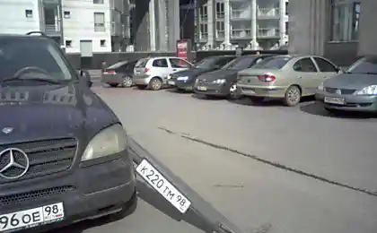 Ох уж эти девушки за рулем"