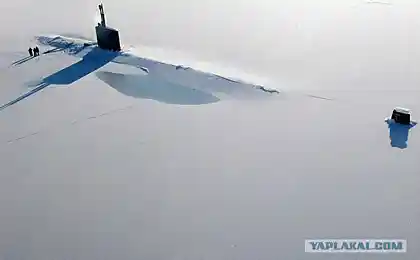 Подводная лодка в снегах