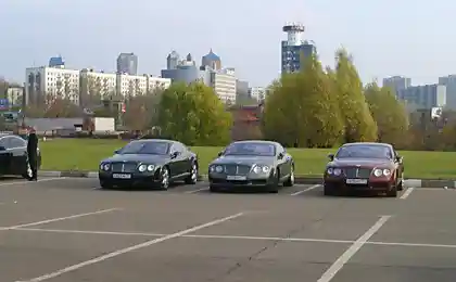 Автостоянка у МГИМО